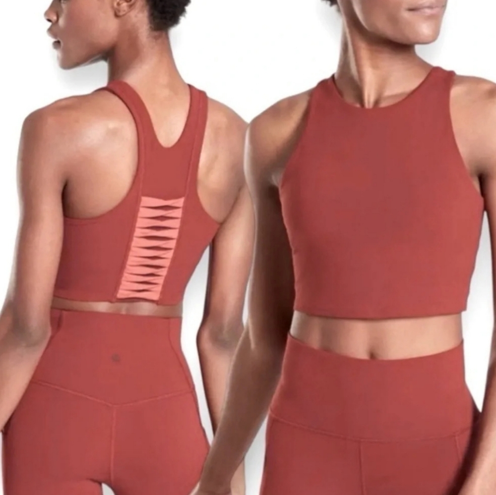Athleta Conscious Twist Crop in Powervita A-C